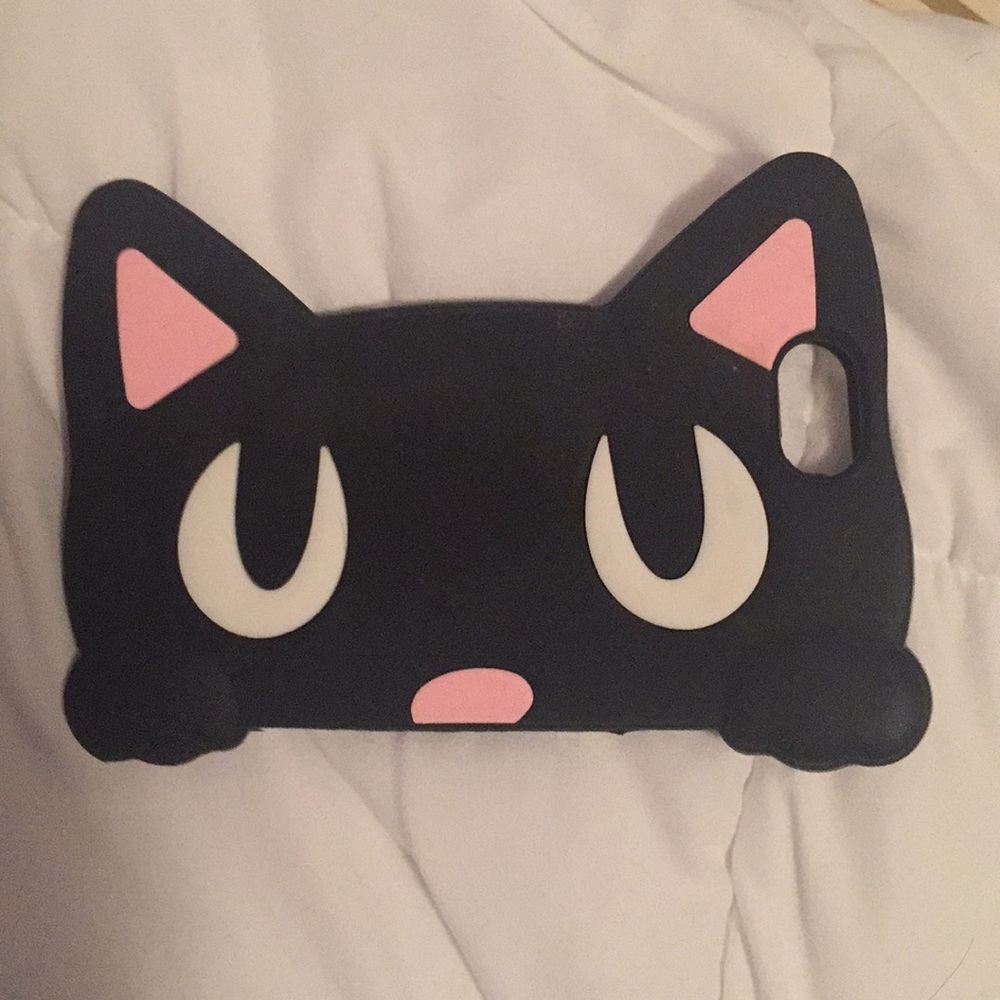 This is a black and pink cat iPhone 6 case